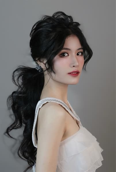Make up cô dâu tiệc chính (đến nhà hàng hoặc nhà cô dâu)